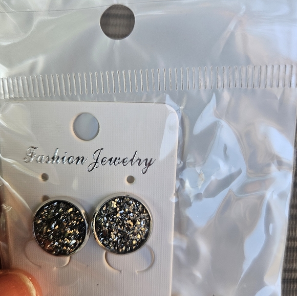 Brand New Clip Earrings -Drusy Quartz style earrings - Picture 5 of 8